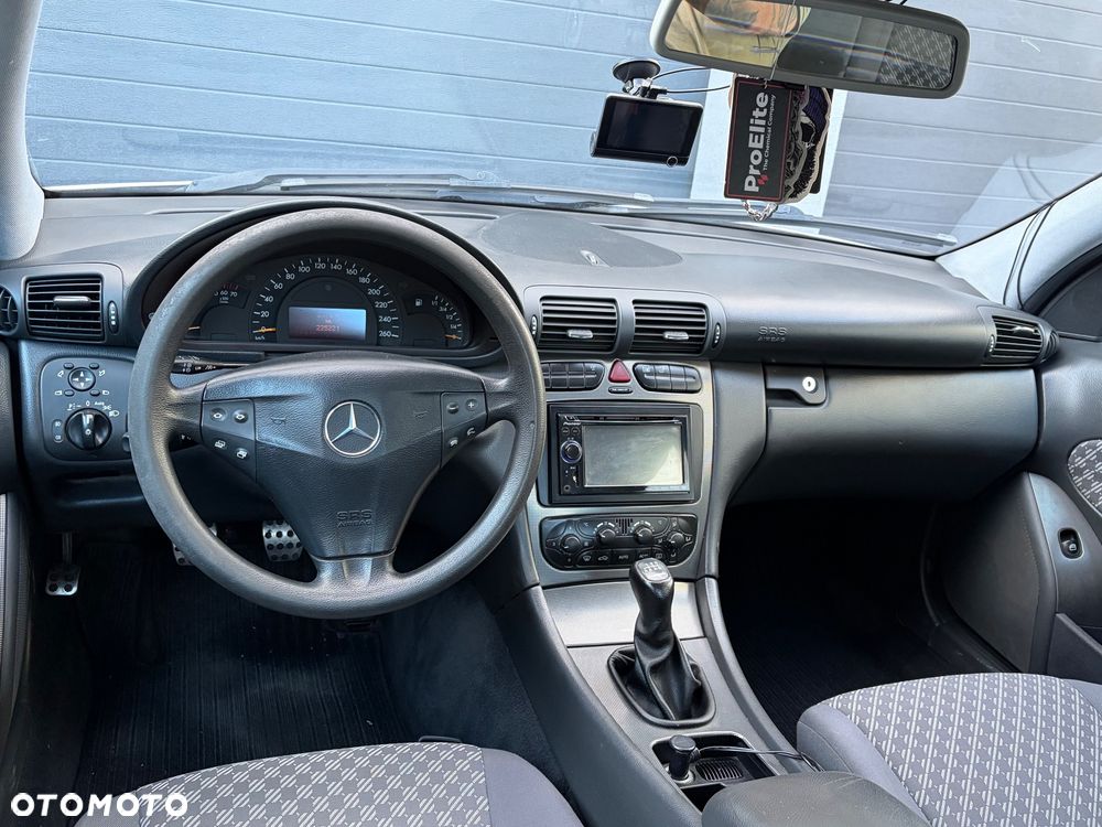 Mercedes-Benz Klasa C 180 Kompressor Avantgarde - 26