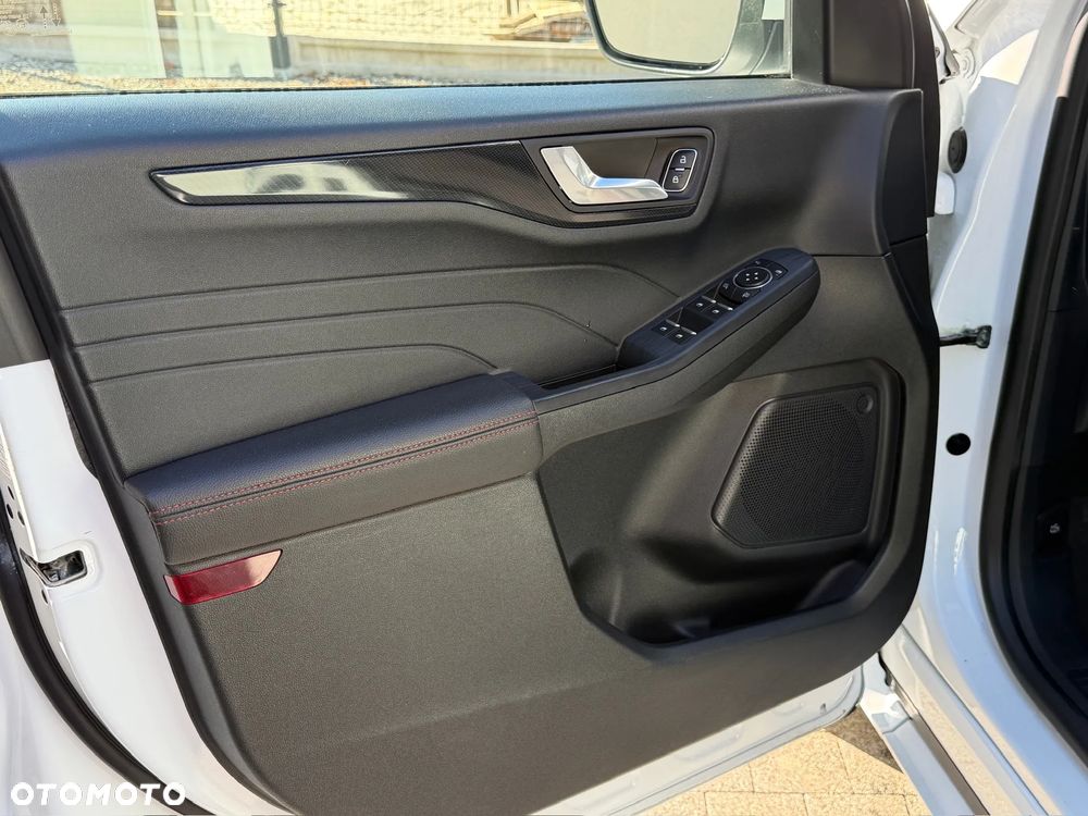 Ford Kuga 2.5 Duratec FHEV 4x4 ST-LINE X - 12