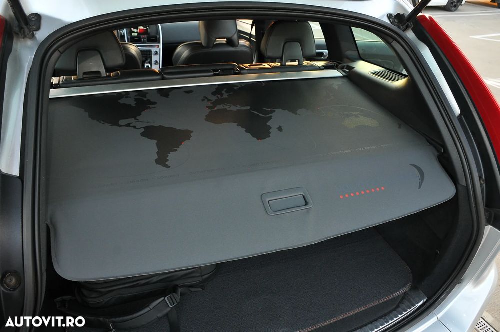 Volvo XC 60 D3 Ocean Race - 11