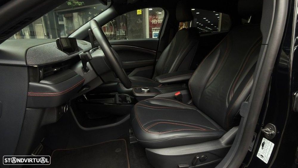 Ford Mustang Mach-E AWD PREMIUM - 10