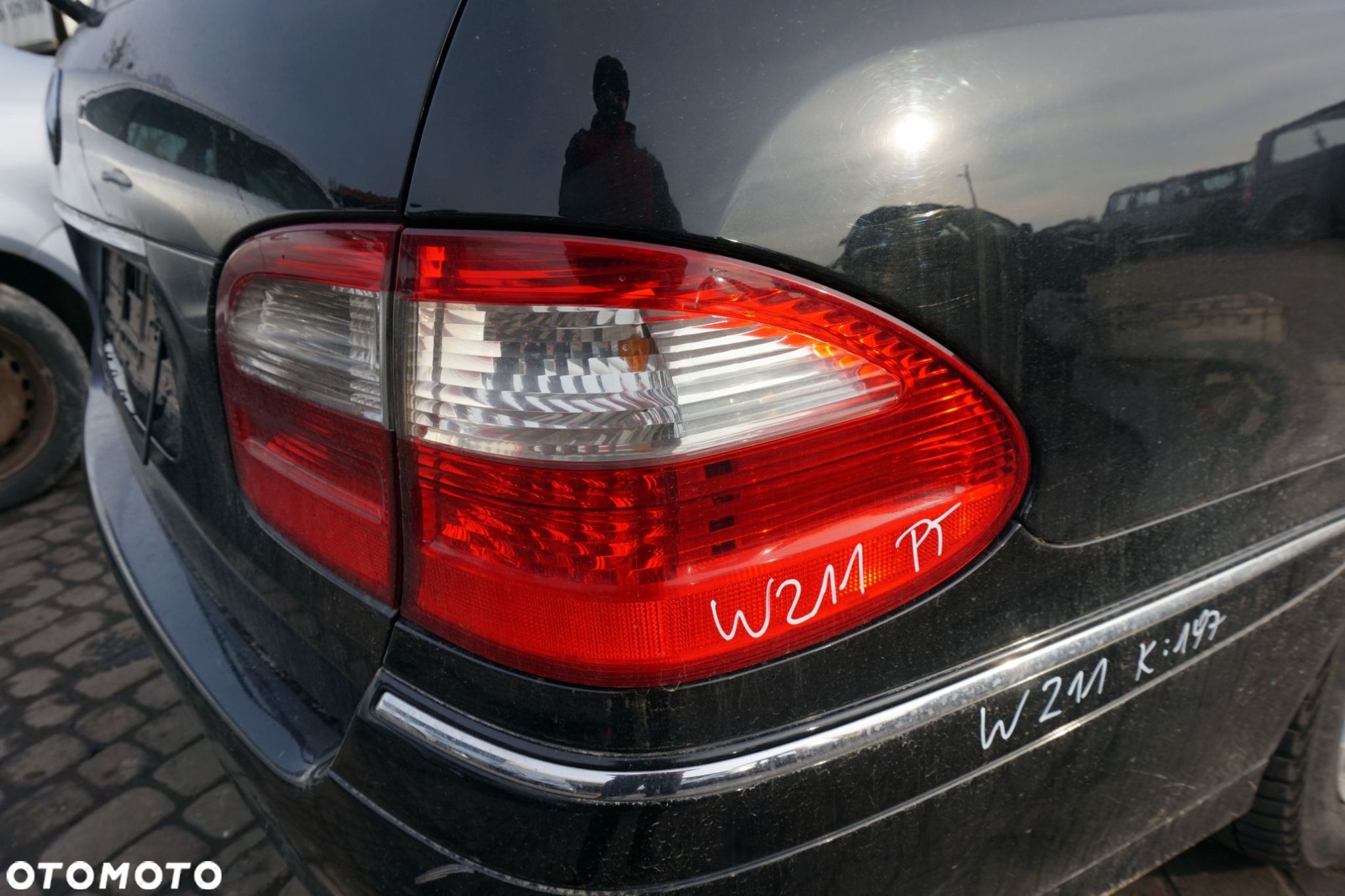 LAMPA TYLNA PRAWA E-KLASA W211 KOMBI A2118201664 MERCEDES 2002-2006 - 1