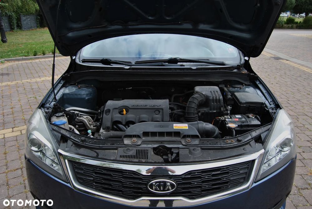 Kia Ceed 1.4 CVVT SW Spirit - 13