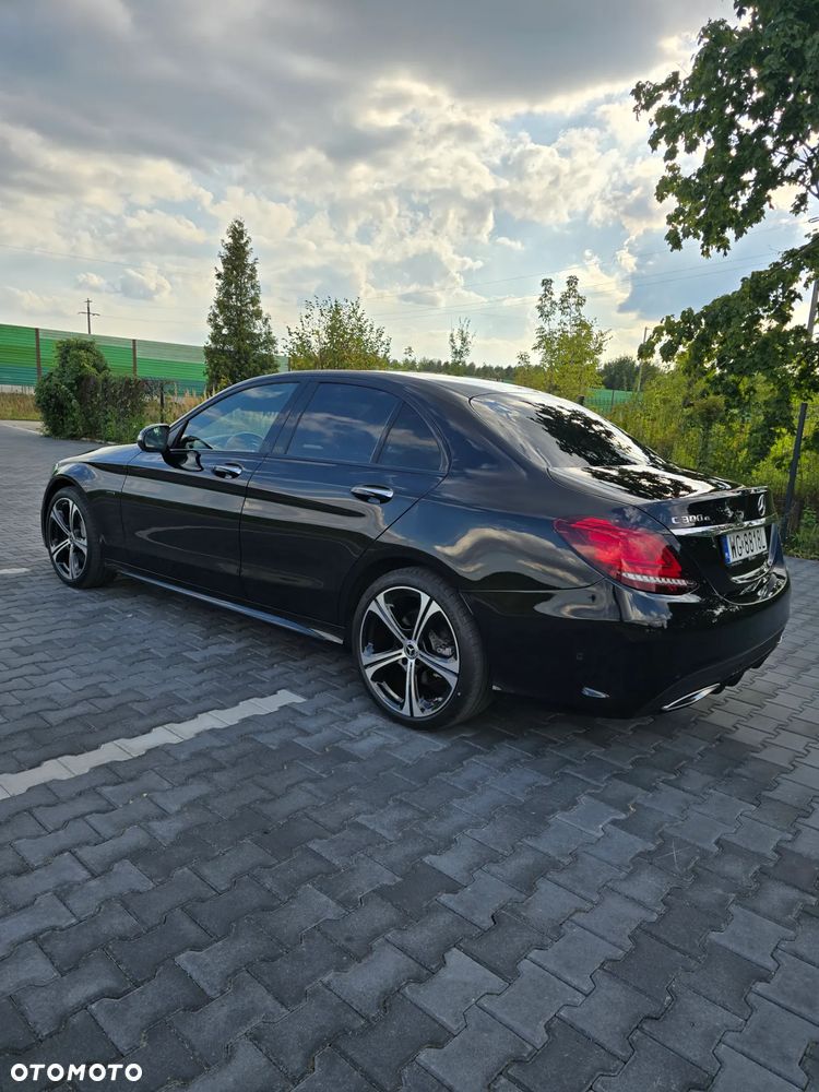 Mercedes-Benz Klasa C 300 e 9G-TRONIC - 11