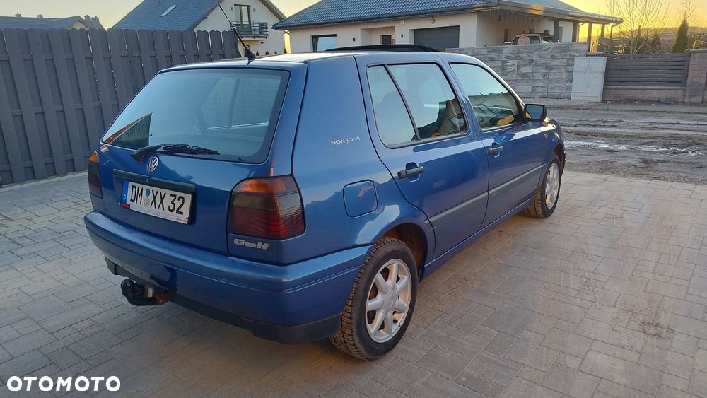 Volkswagen Golf 1.6 - 10