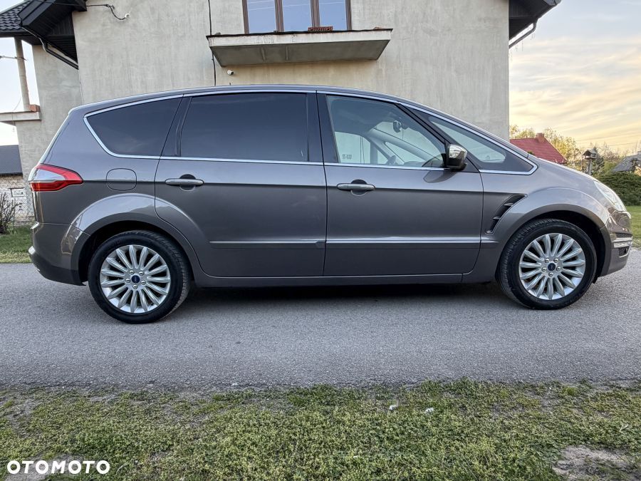 Ford S-Max - 17