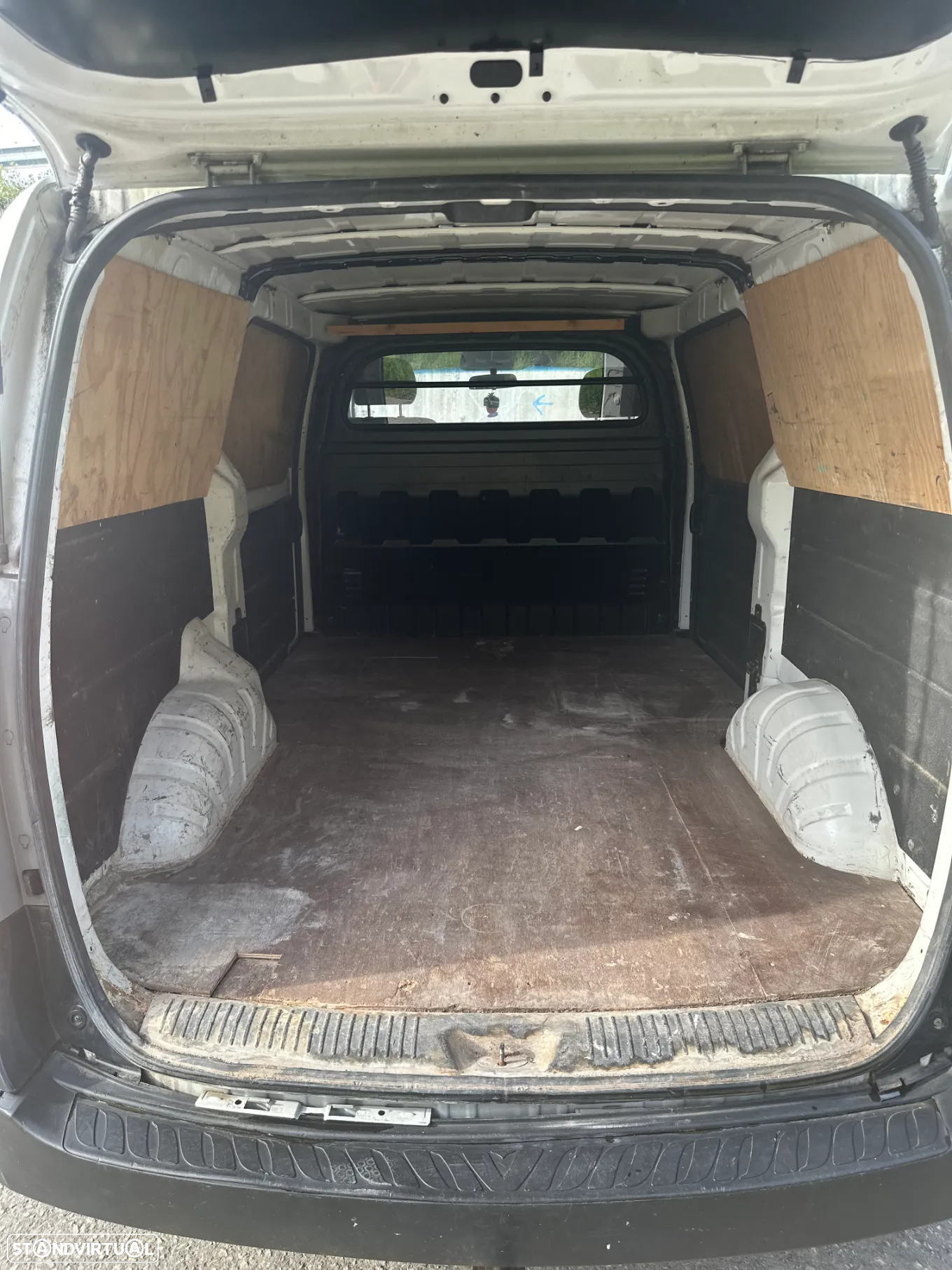 Hyundai H-1 - 15
