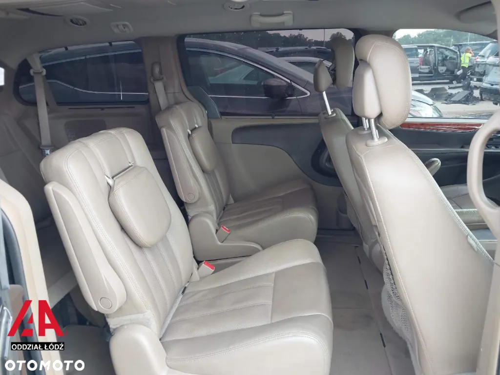 Chrysler Town & Country 3.6 Touring - 10