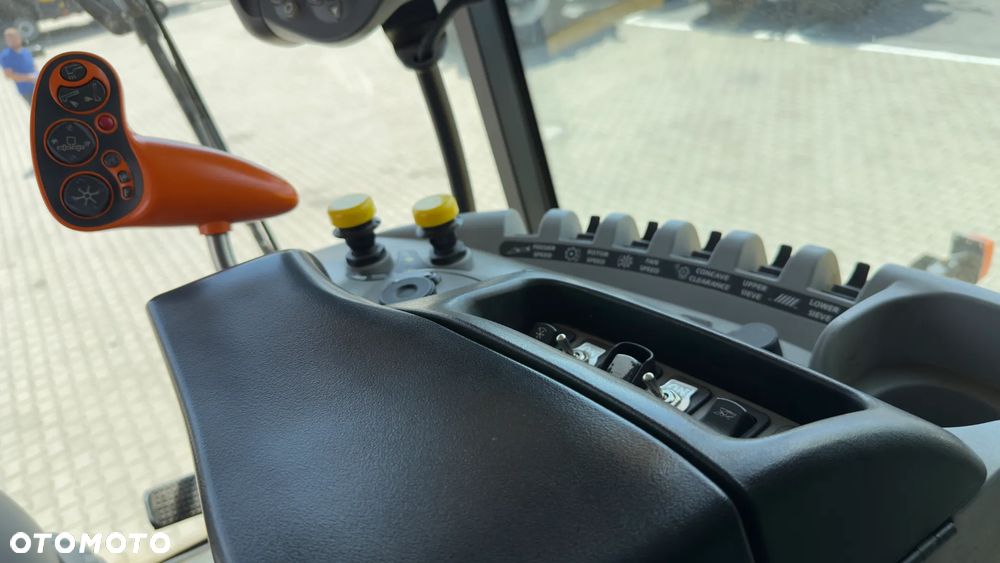 New Holland CX8070 - 8
