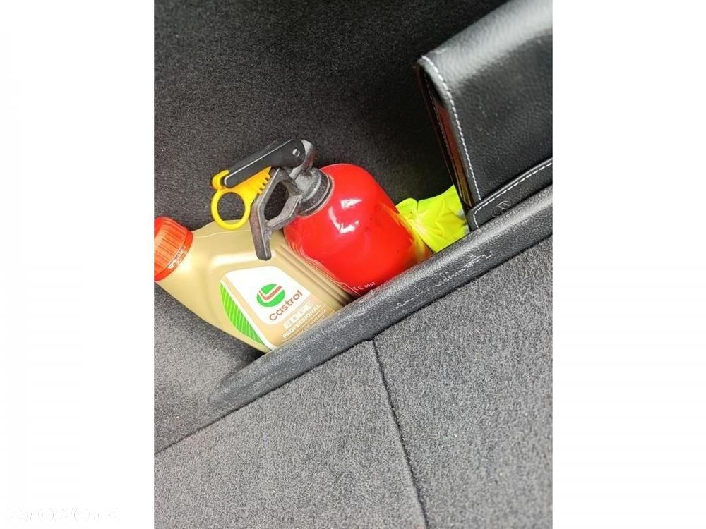 Volkswagen Golf - 14