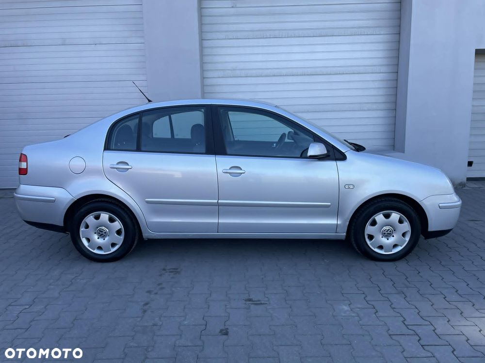 Volkswagen Polo 1.4 16V Special - 1