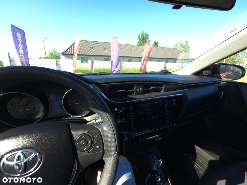 Toyota Auris 1.8 HSD Luna - 29