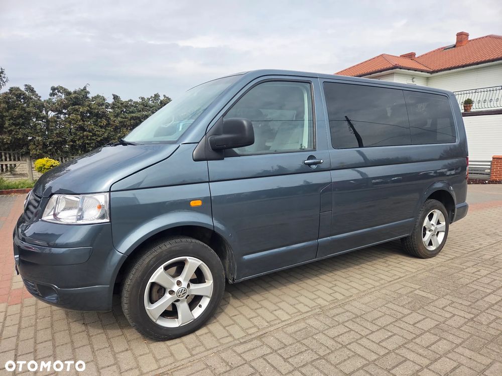 Volkswagen Transporter - 1