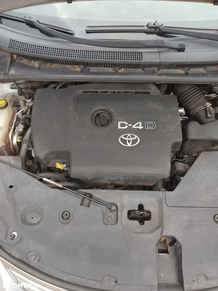 Toyota Avensis 2.0 D-4D - 15