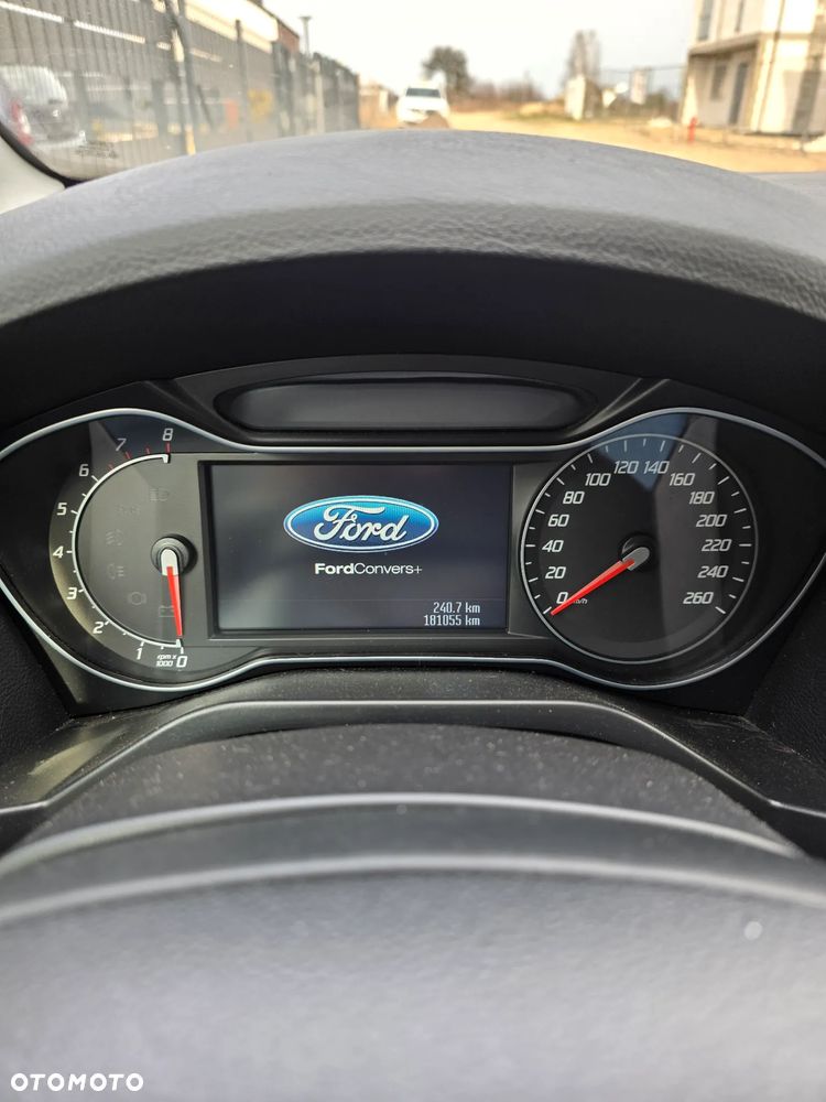 Ford S-Max - 17