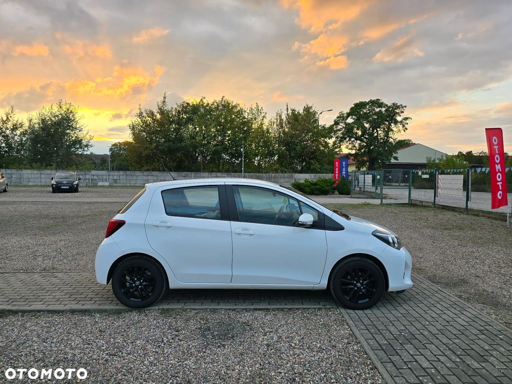 Toyota Yaris 1.33 Premium EU6 - 5