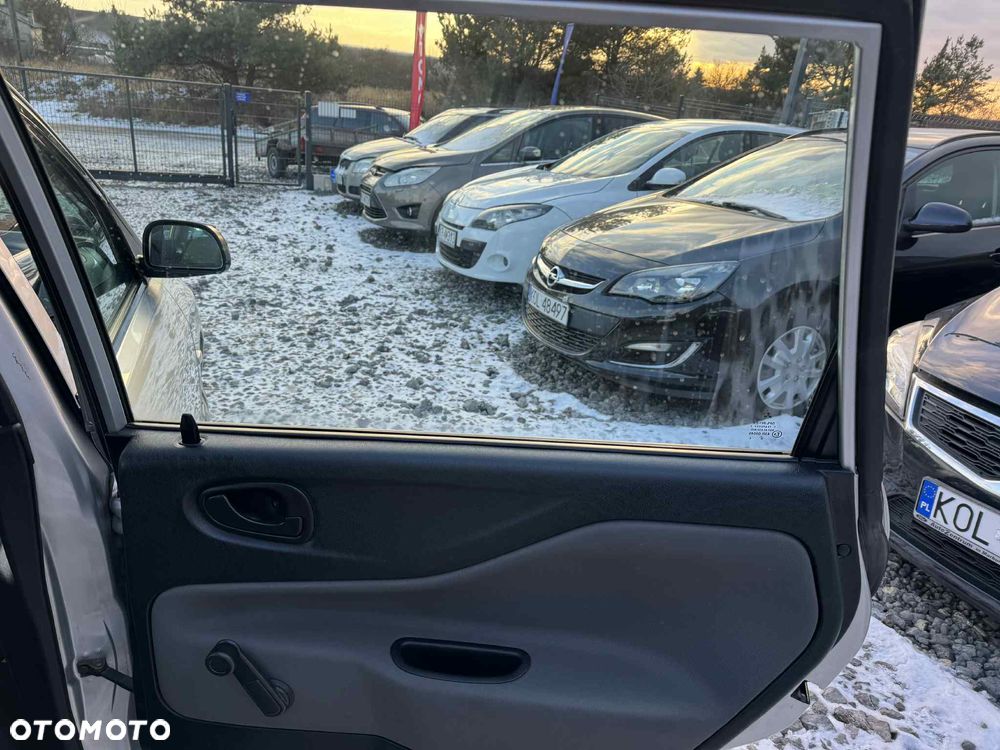 Mitsubishi Space Star 1.6 Family - 15