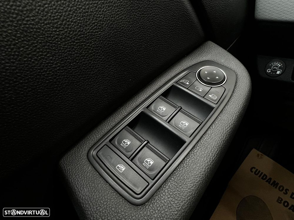 Renault Clio 1.0 TCe Evolution Bi-Fuel - 34