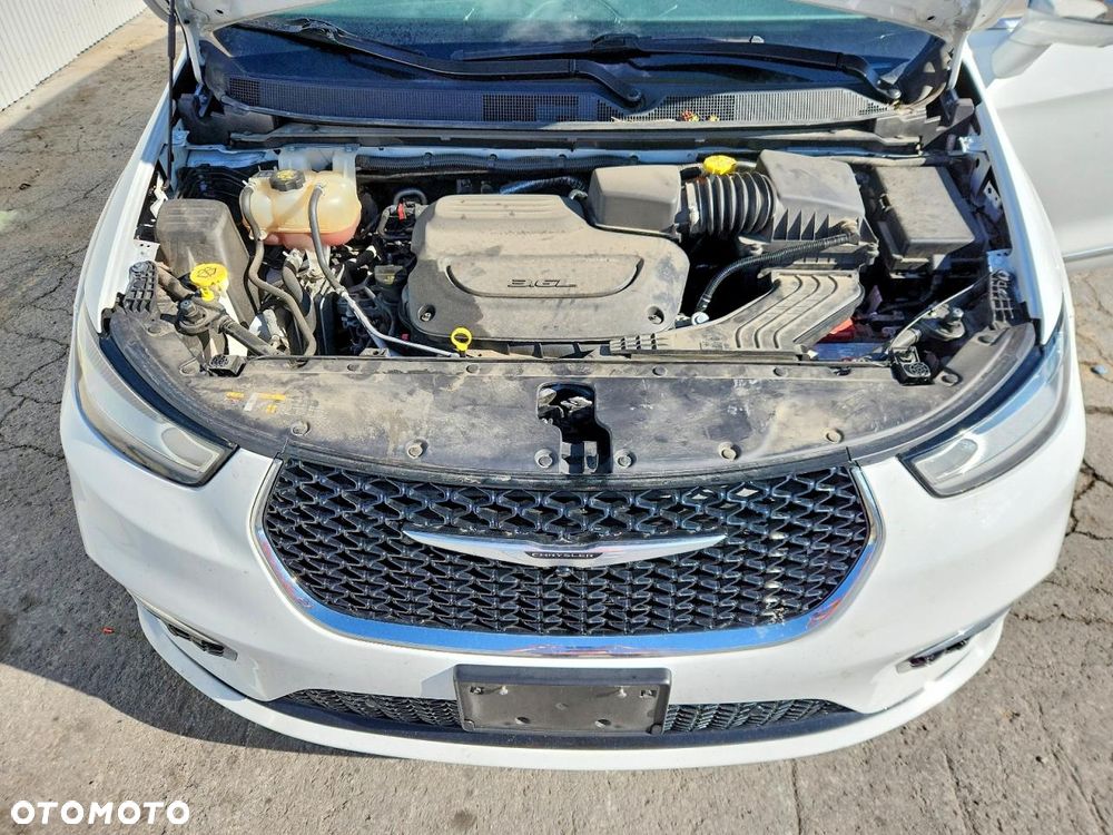 Chrysler Pacifica - 11