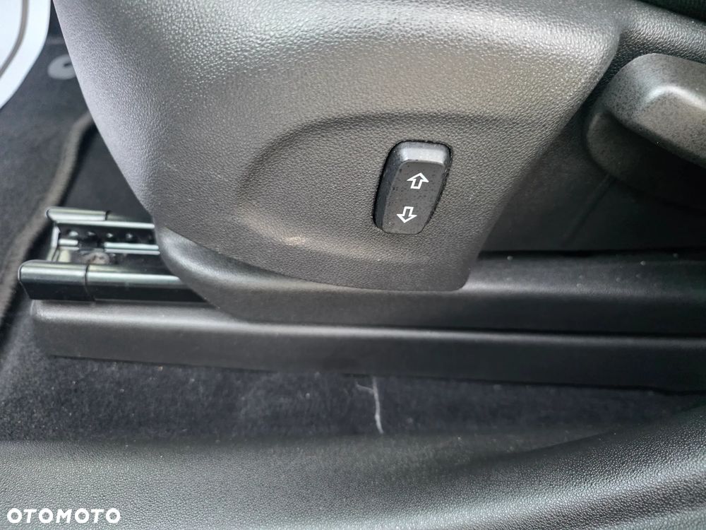 Opel Crossland X - 32