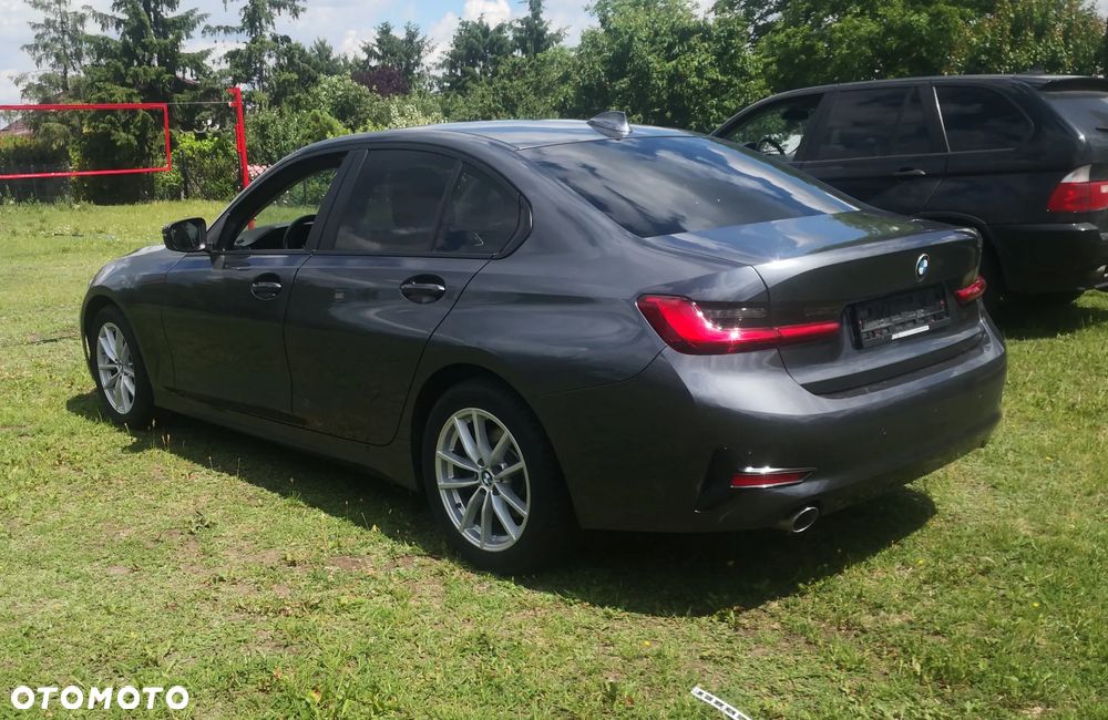 BMW Seria 3 318d Luxury Line - 8