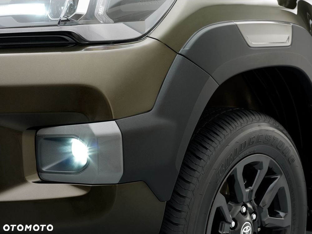 Toyota Hilux 2.8 D-4D mHEV Double Cab Invincible 4x4 - 12