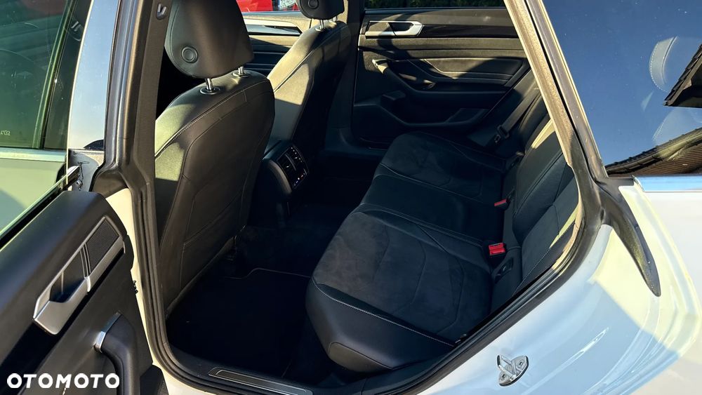 Volkswagen Arteon 2.0 TDI SCR R-Line DSG - 23