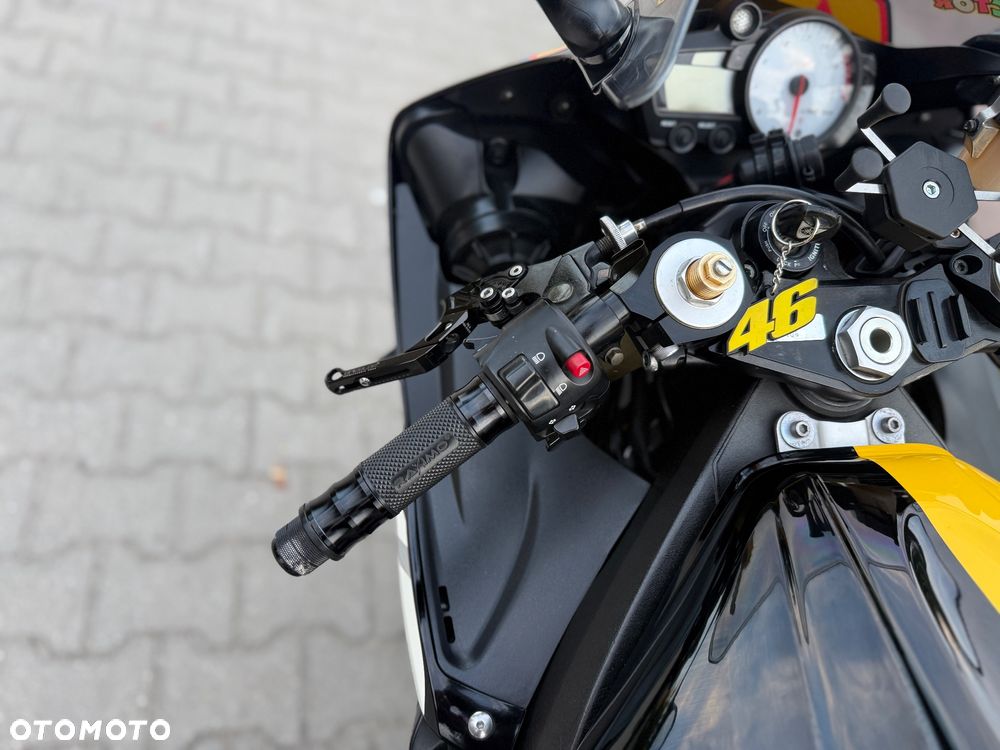 Yamaha R6 - 25