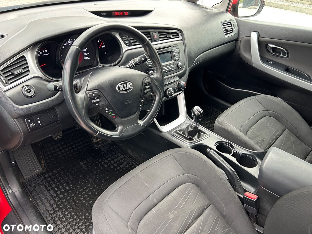 Kia Ceed - 13
