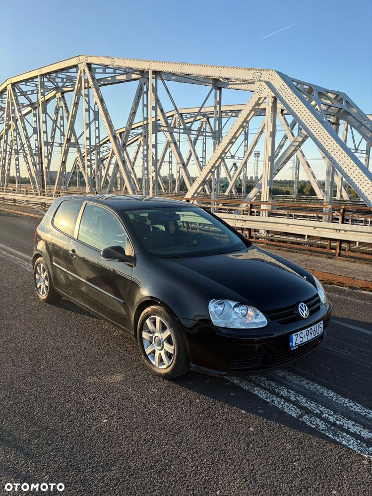 Volkswagen Golf - 1