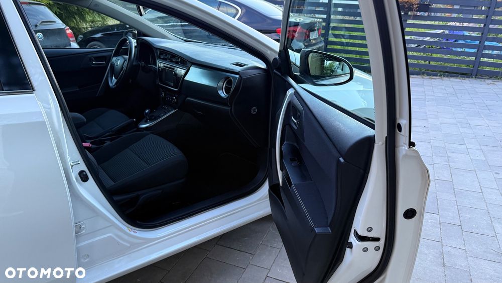 Toyota Auris 1.8 HSD Prestige - 37