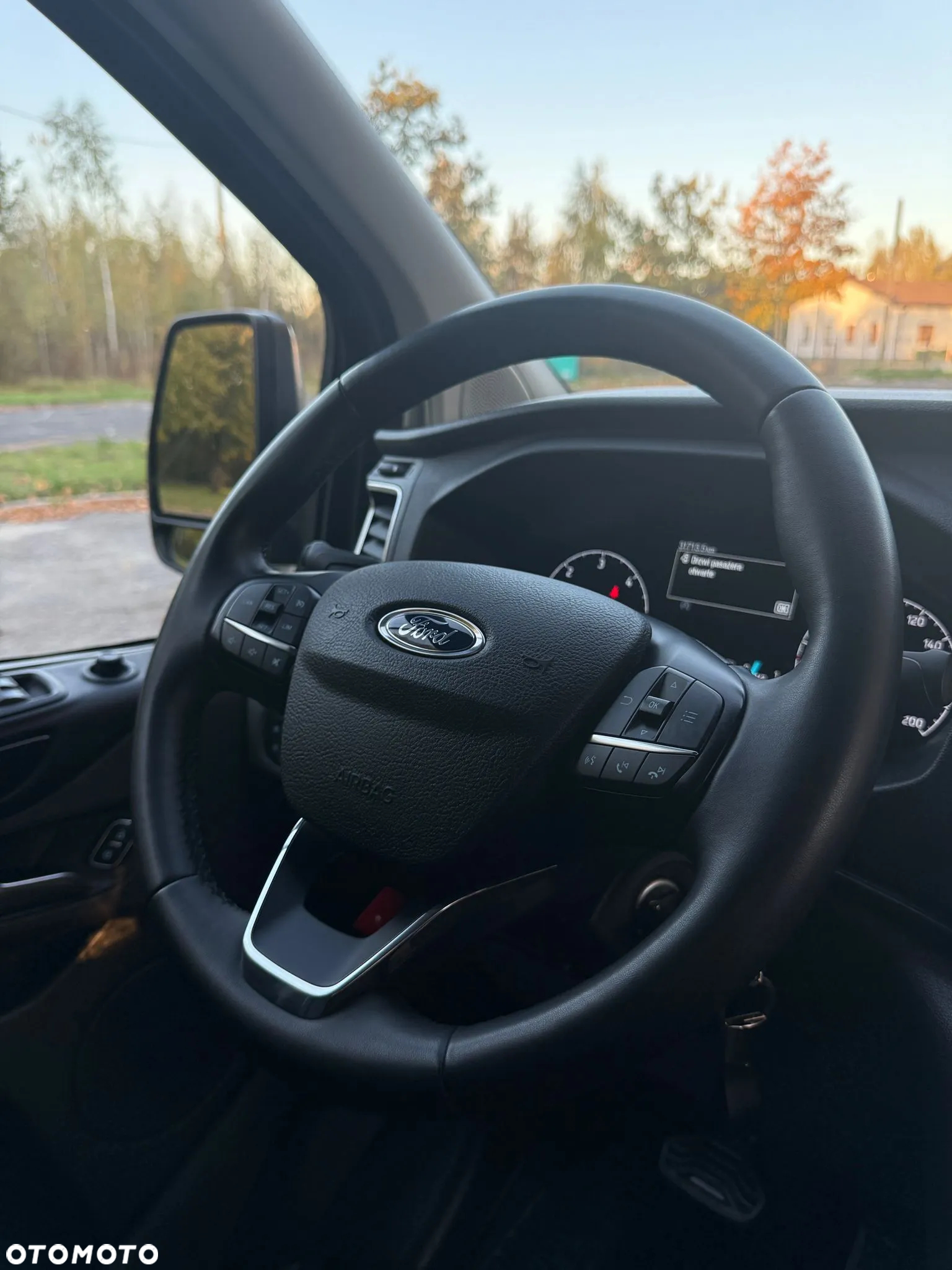 Ford TRANSIT CUSTOM - 11