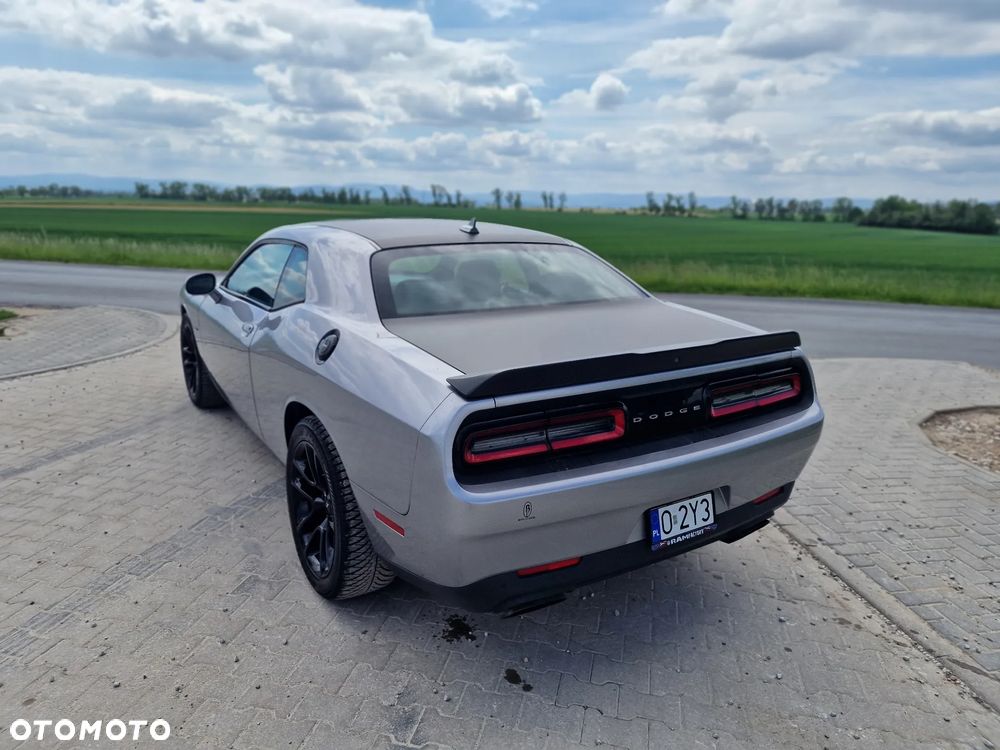 Dodge Challenger - 15