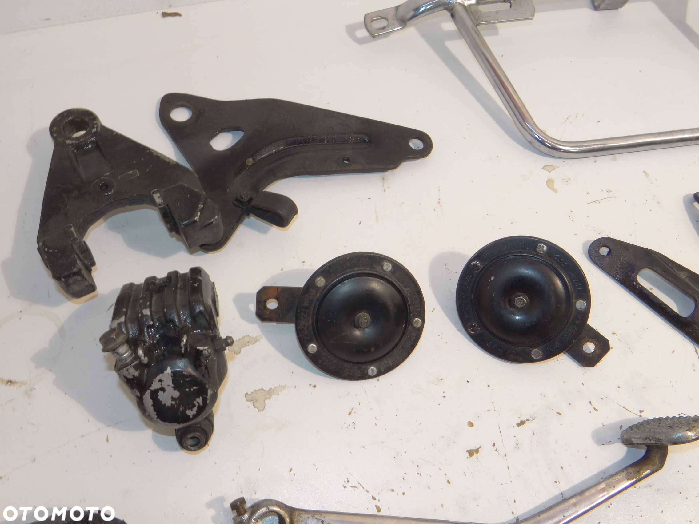 Yamaha XS 750 wahacz dźwignia hamulca zmiany biegów kopniak podnóżki zacisk pompa hamulca ośka koła Y1247 - 7