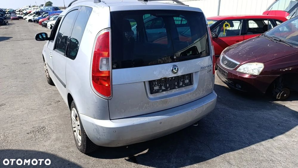 35486 skoda roomster fl na części 1.6 TDI CAYC 105 km skrzynia MZL lakier LA7W - 10