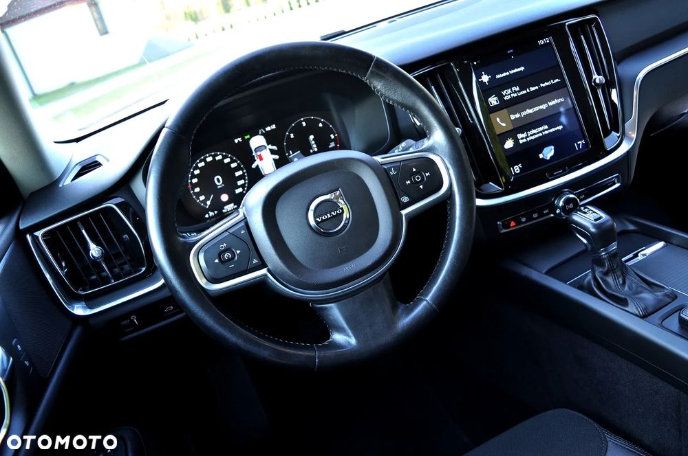 Volvo V60 D3 Momentum Pro - 31