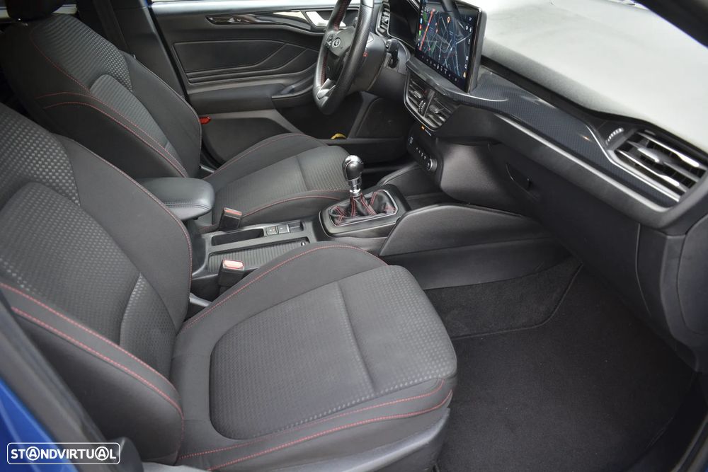 Ford Focus 1.0 EcoBoost MHEV ST-Line - 18