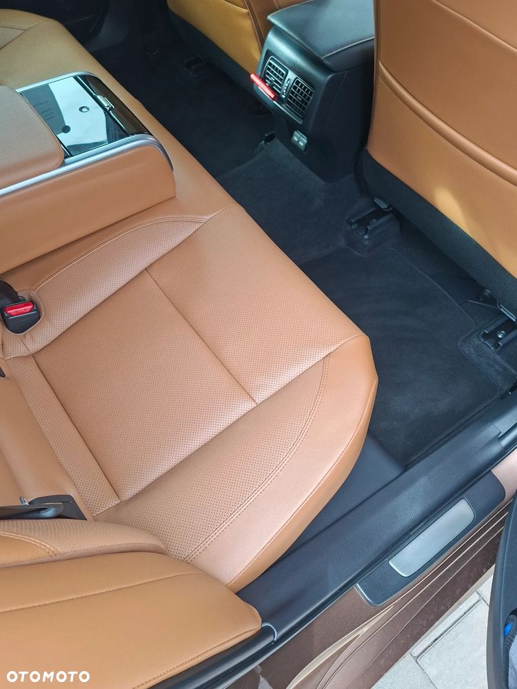 Toyota Camry 2.5 Hybrid Executive CVT - 8