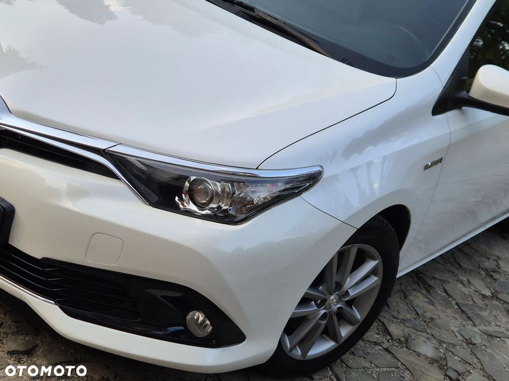 Toyota Auris - 11