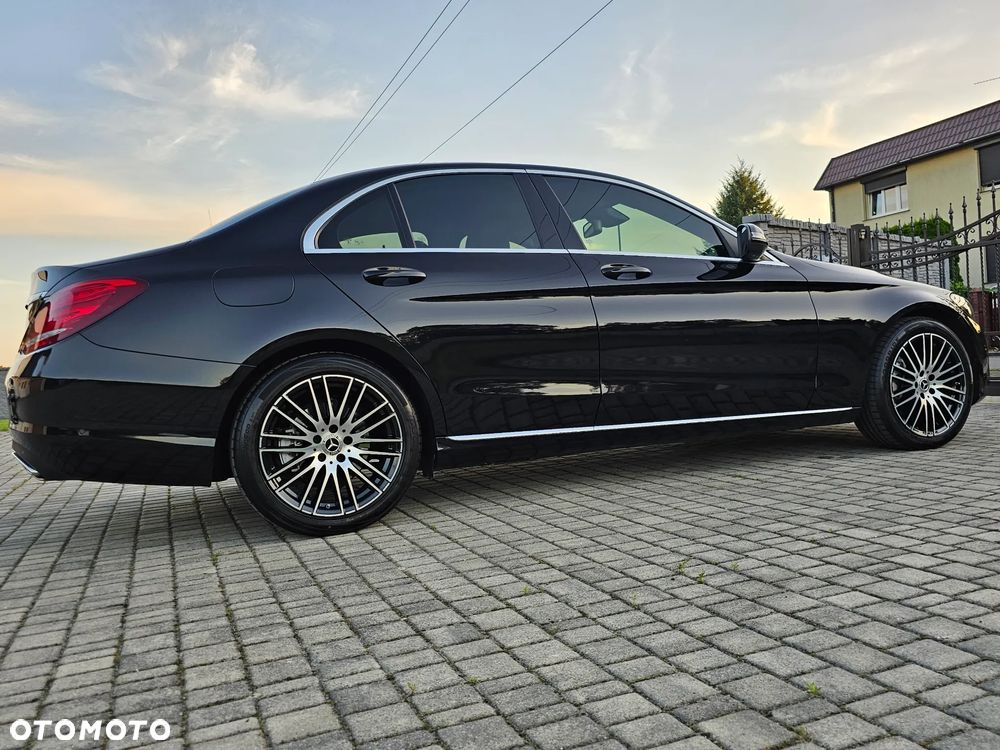 Mercedes-Benz Klasa C 300 7G-TRONIC - 36