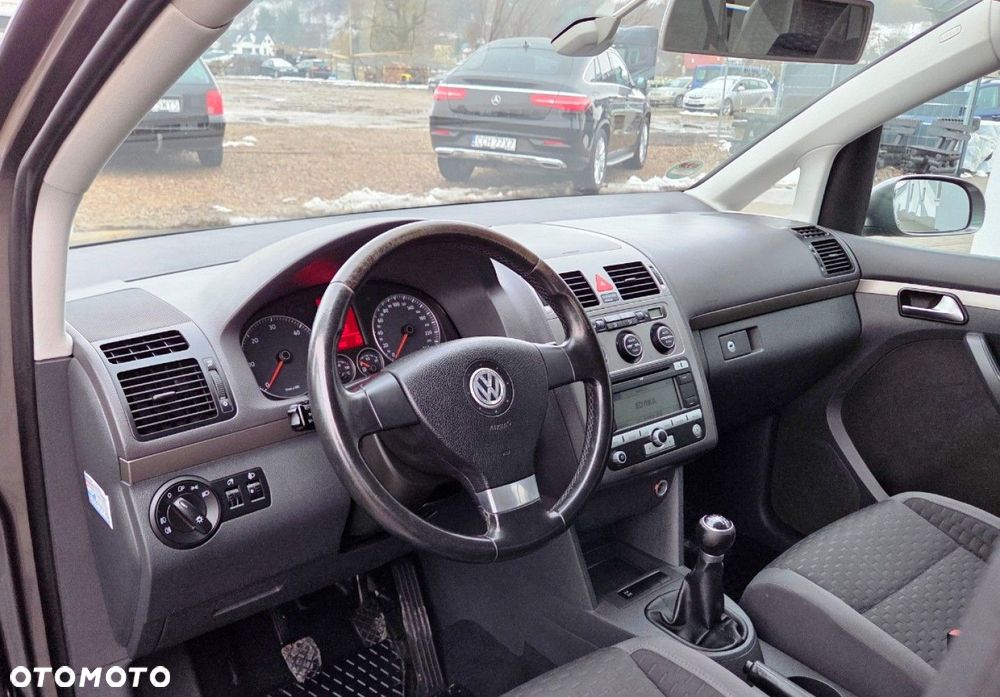 Volkswagen Touran - 6