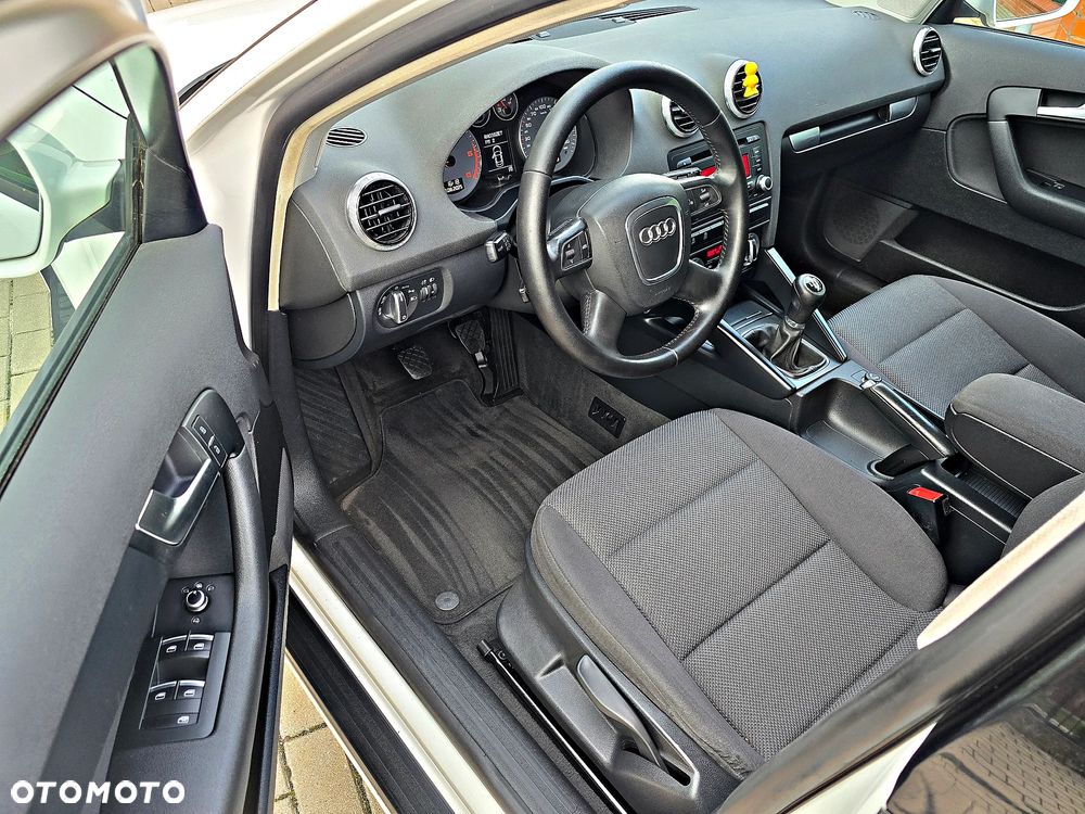 Audi A3 Sportback 1.6 TDI Attraction - 28