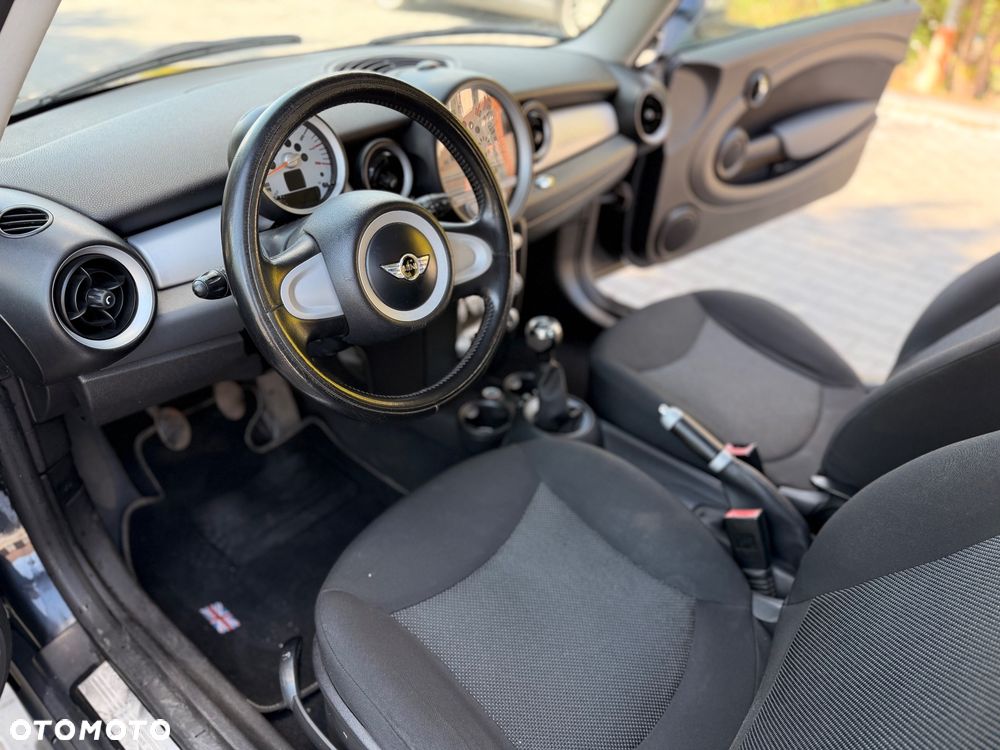 MINI Cooper Standard - 11