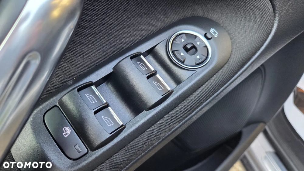 Ford S-Max 2.0 TDCi DPF Titanium MPS6 - 25