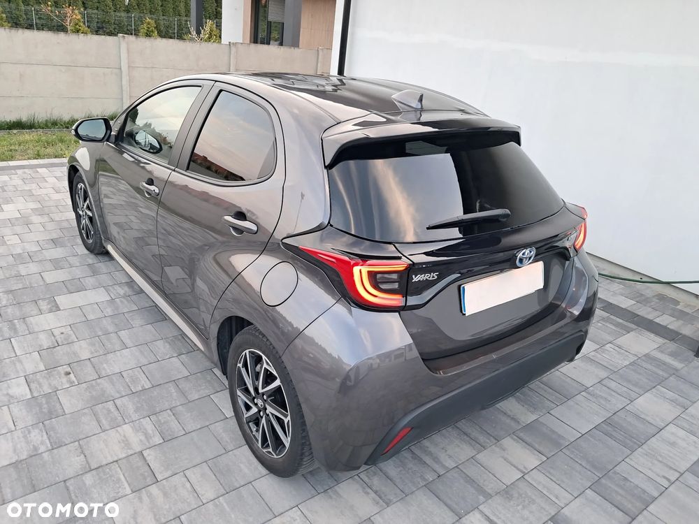 Toyota Yaris Hybrid 1.5 Executive - 11