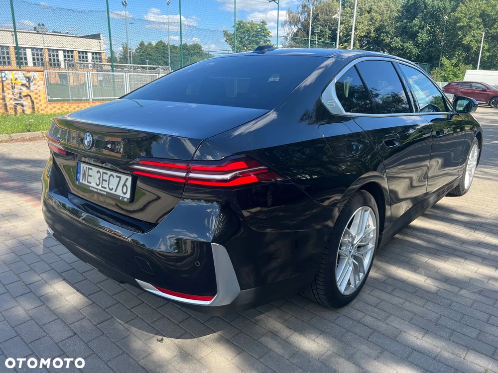 BMW Seria 5 530e PHEV - 4