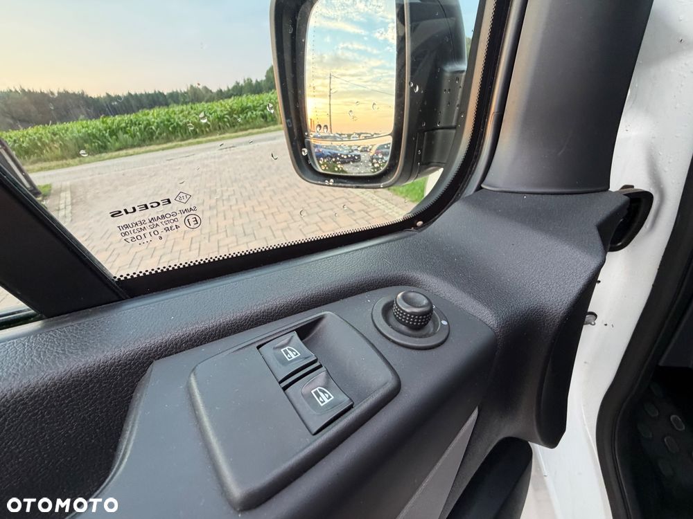 Renault Trafic - 20