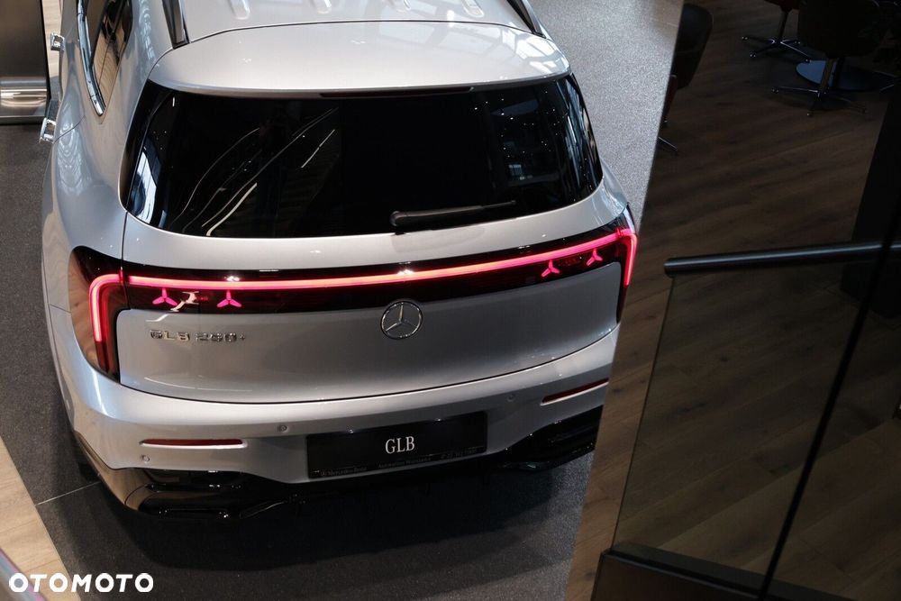 Mercedes-Benz GLB - 5