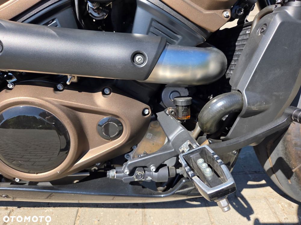 Harley-Davidson Sportster - 13