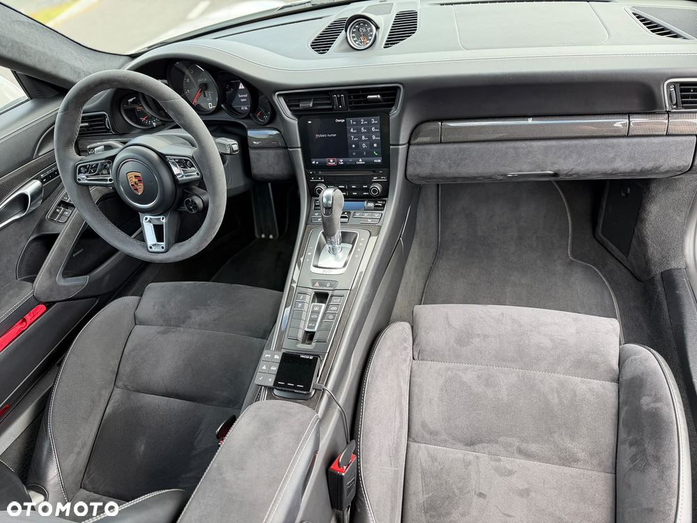 Porsche 911 Carrera GTS PDK - 14