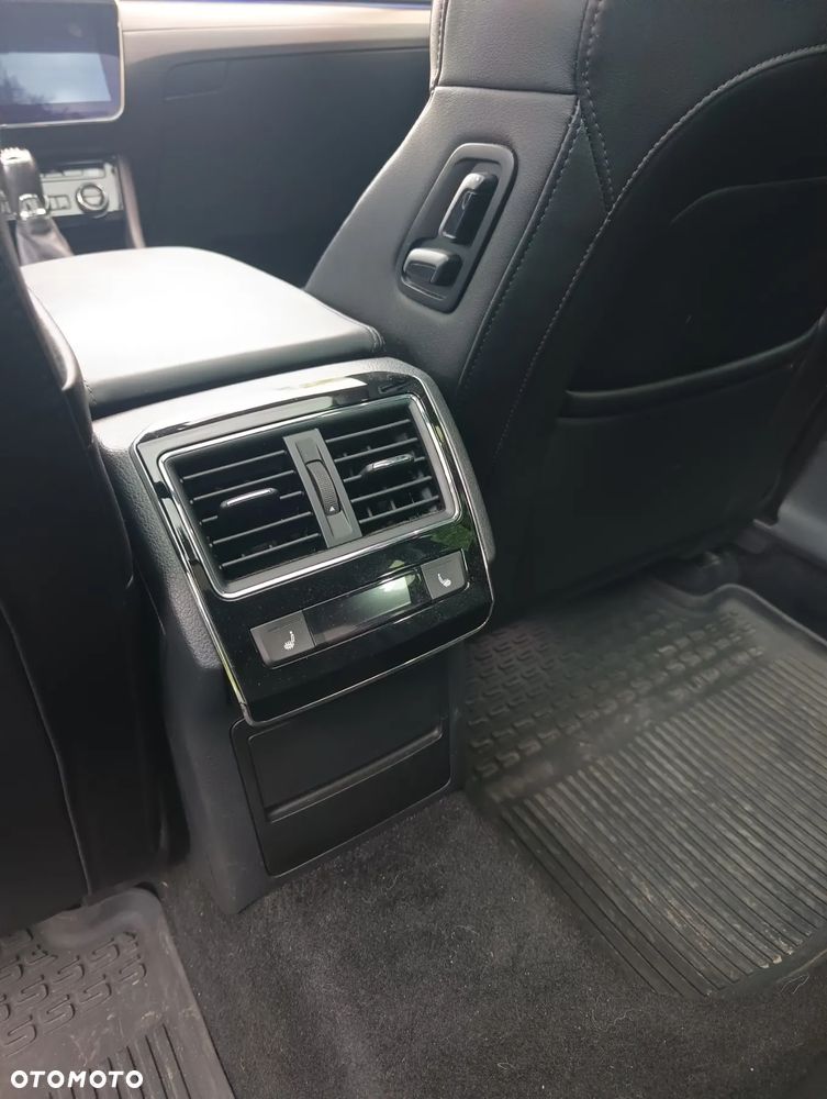 Skoda Superb 2.0 TDI SCR Style - 9